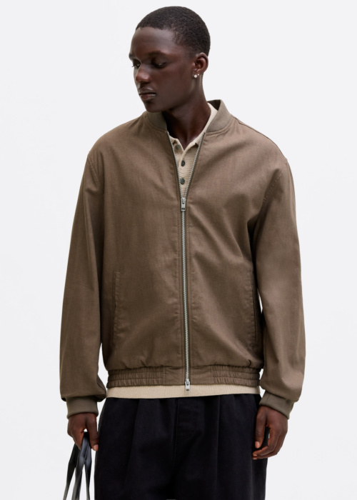 Jack & Jones pavasara-rudens virsjaka Leister