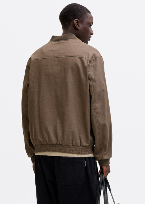 Jack & Jones pavasara-rudens virsjaka Leister