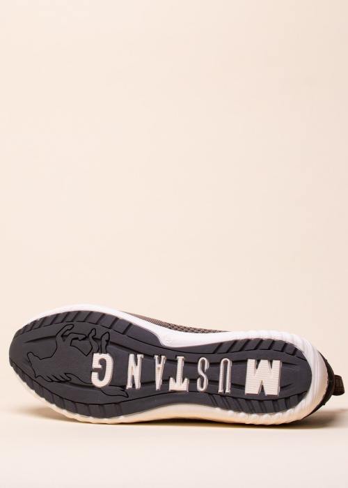 Кроссовки Mustang