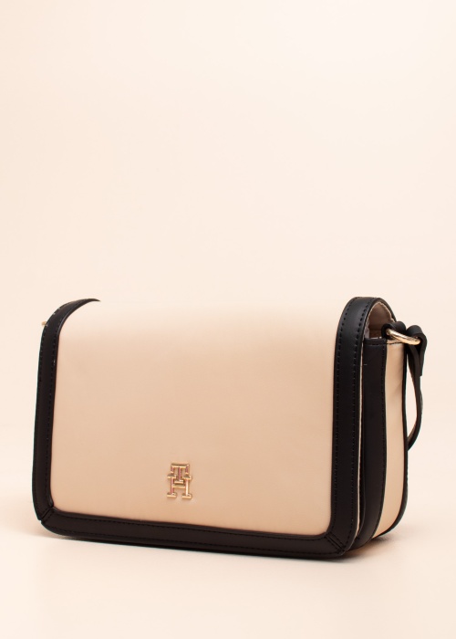 Tommy Hilfiger plecu soma Essential
