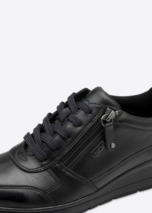 Jana brīvā laika apavi