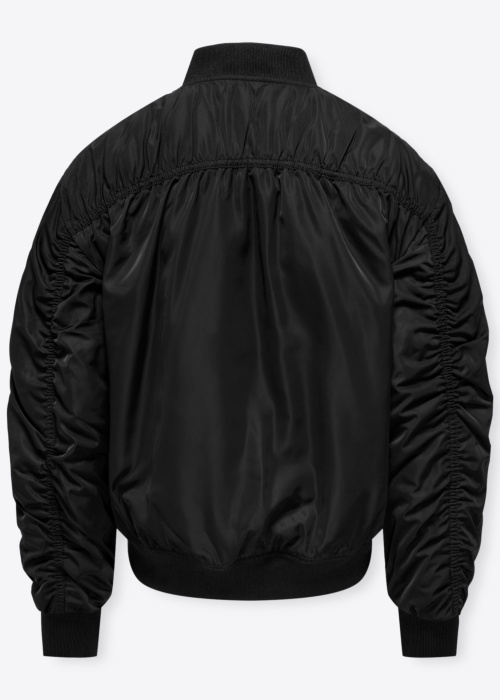 Only pavasara-rudens virsjaka Minna