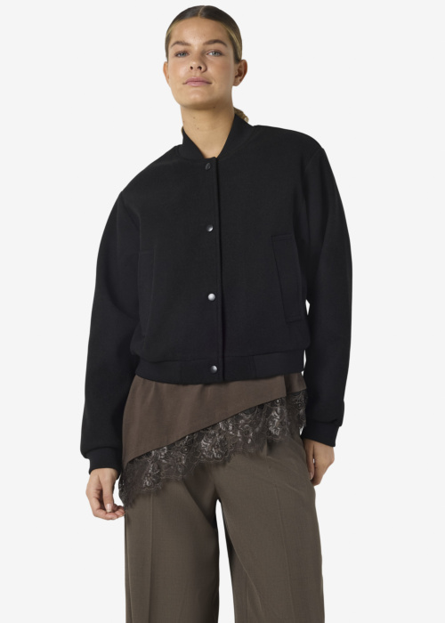 Noisy May pavasara-rudens jaka Eddi