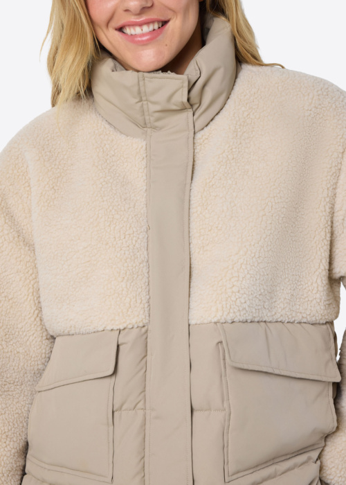 Noisy May Ziemas virsjaka Cherry