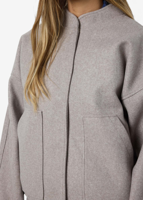 Noisy May Bomber tipa jakas Halston