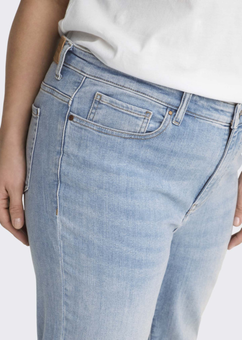 Only Carmakoma džinsa bikses Sui