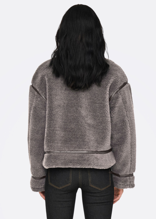 Only Īsā jaka Michelle