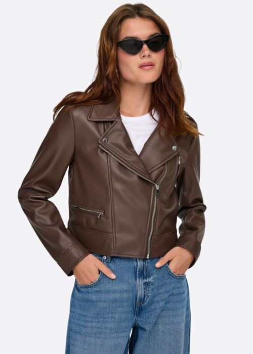 Only Īsā jaka Carmen