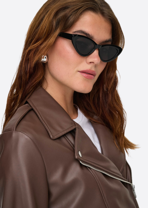 Only Īsā jaka Carmen