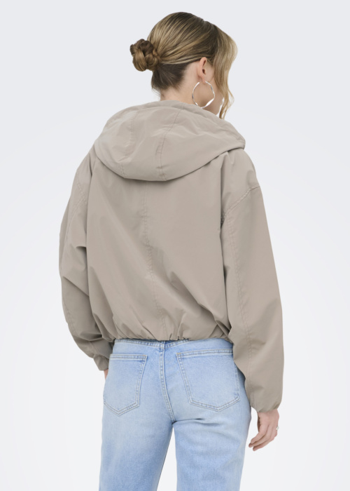 Only pavasara-rudens virsjaka Camille