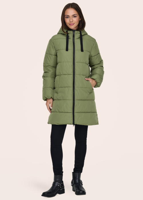 Only ziemas metelis Claire