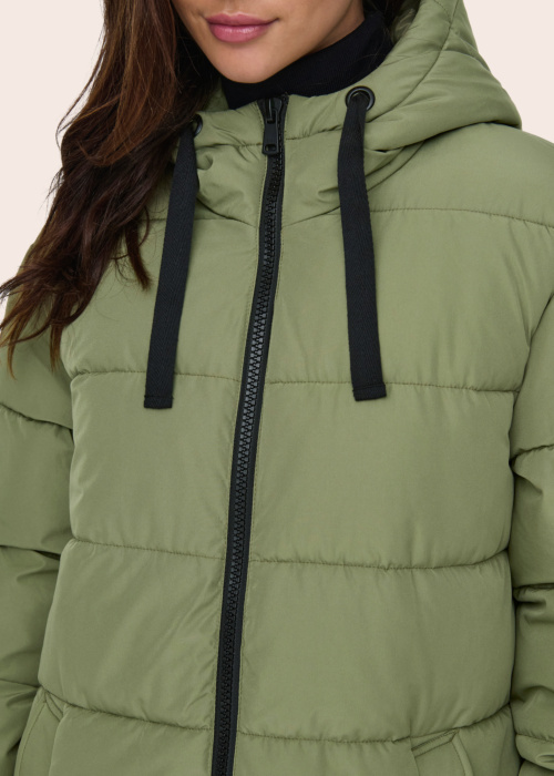 Only ziemas metelis Claire