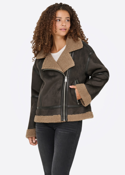 Only Īsā jaka Kendra