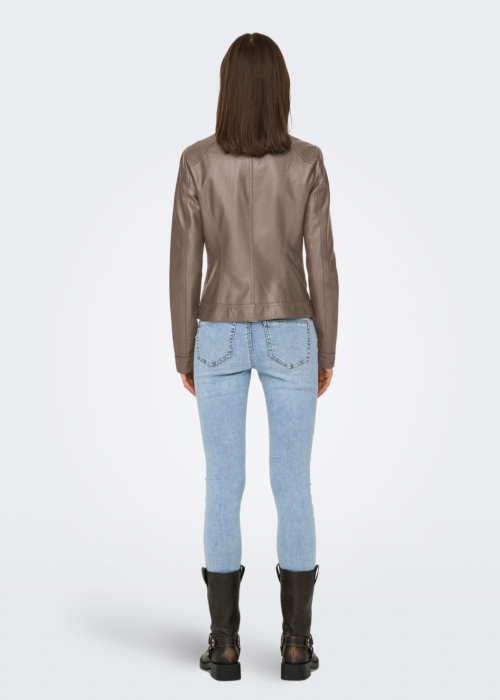 Only Īsā jaka Bandit