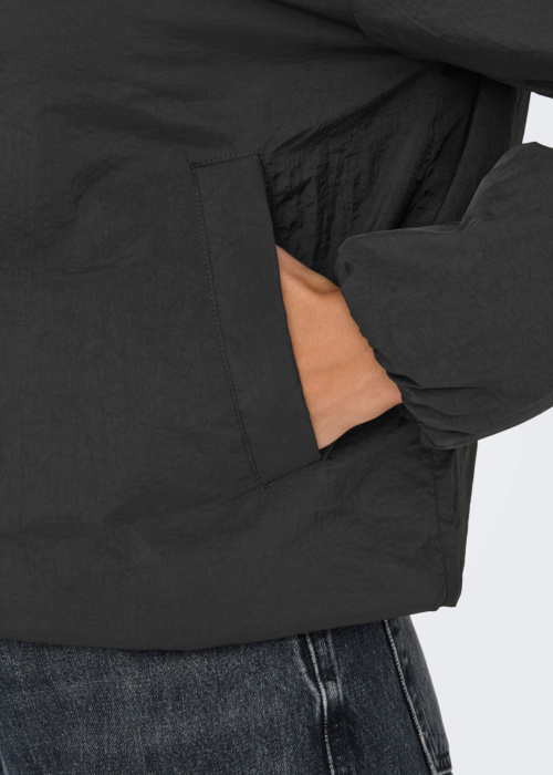 Only pavasara-rudens virsjaka Ellie