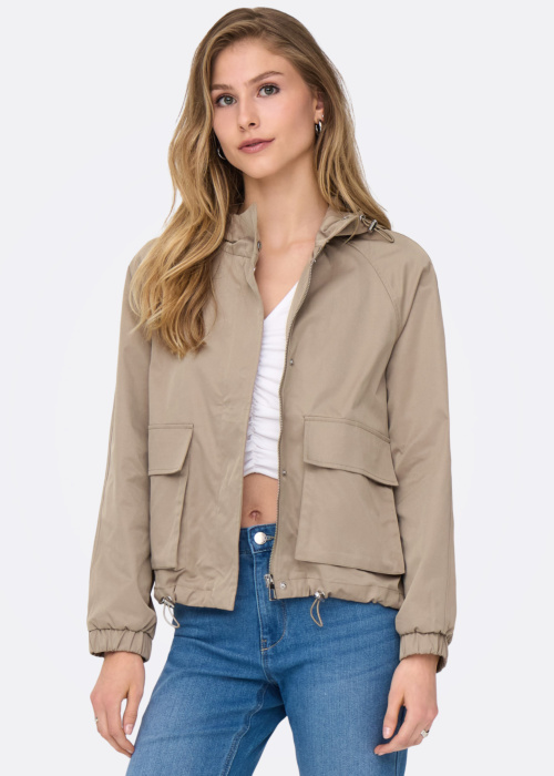 Only pavasara-rudens virsjaka Poppi