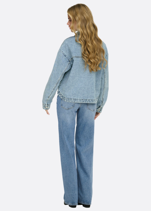 Only Īsā jaka Lara