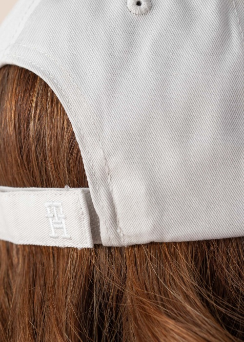 Tommy Hilfiger cepure ar nagu Contemporary