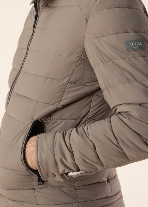 Guess pavasara-rudens virsjaka