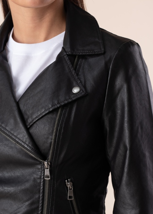 Only Īsā jaka Newmelisa