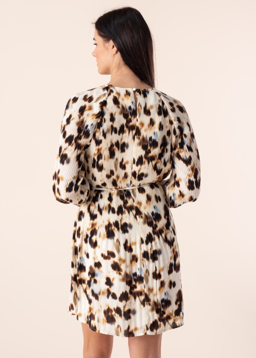 Selected kleita Elvire