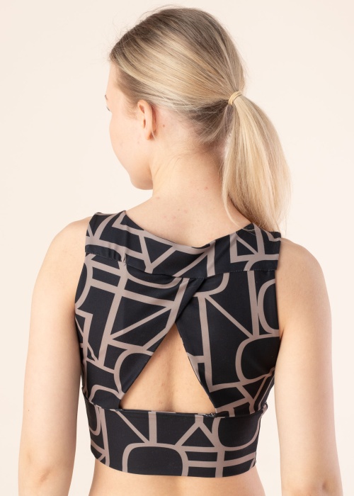 Only Play treniņu tops Font