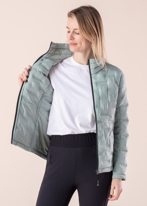 Huppa pavasara-rudens virsjaka Agneta