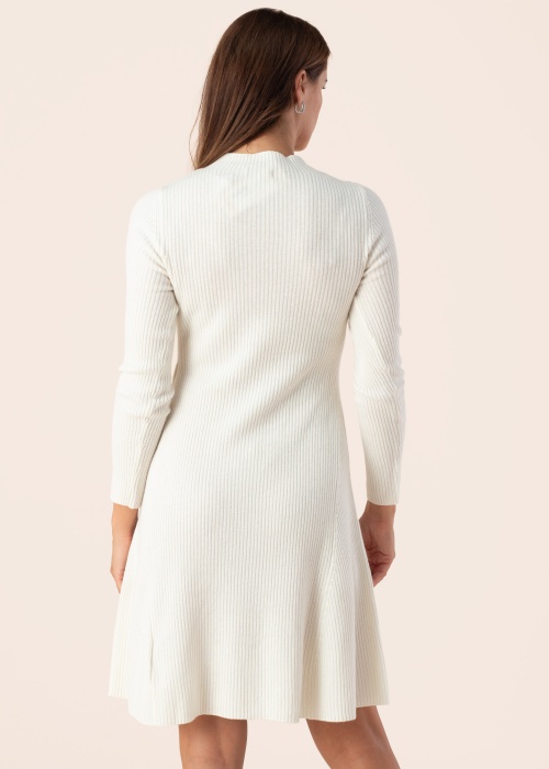 EsQualo trikotāžas kleita