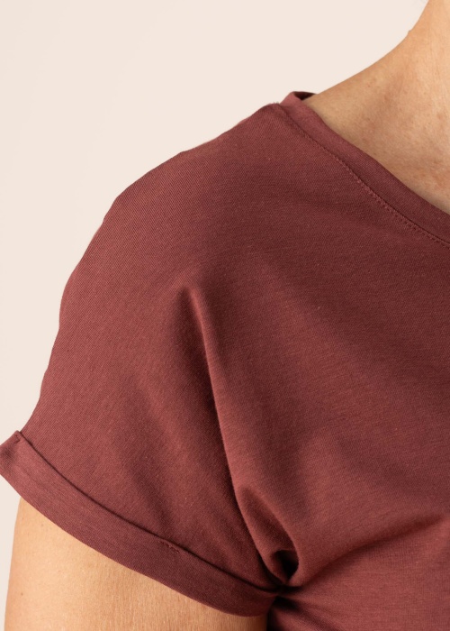 b.young blūze Pamila