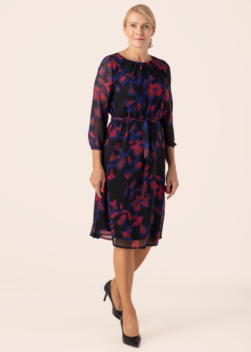 Hansmark kleita Neeva