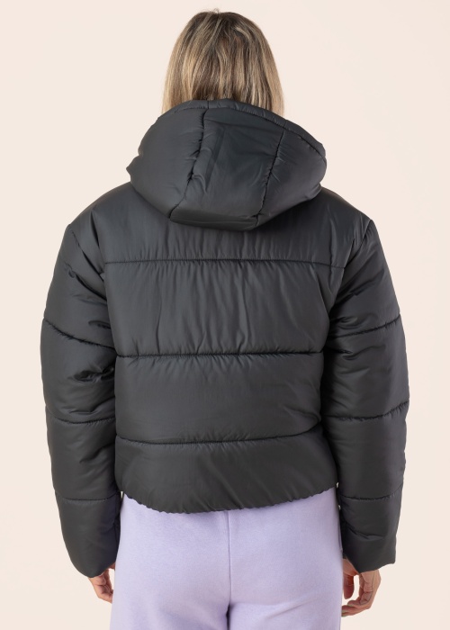 Nike Ziemas virsjaka