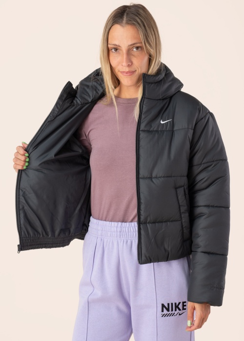 Nike Ziemas virsjaka