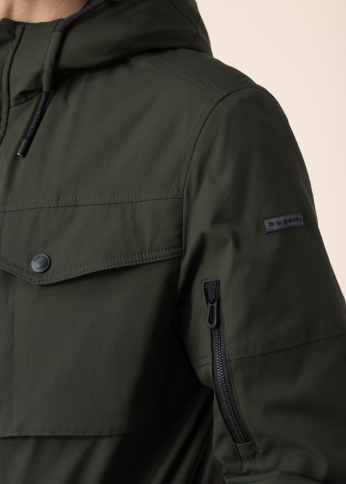 Зимняя парка Bugatti