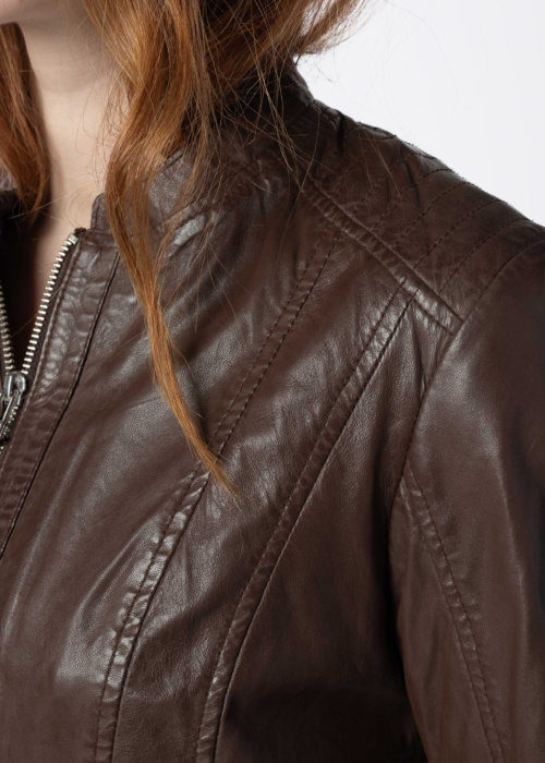 Saki Ādas jaka Dara