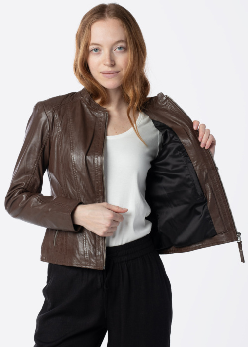 Saki Ādas jaka Dara