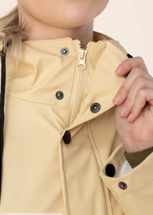 Плащ дождевик Agda Five Seasons