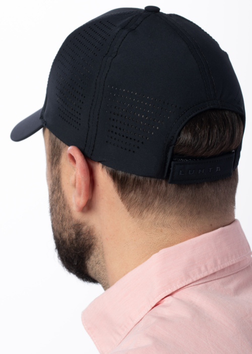 Luhta cepure ar nagu Nakkua