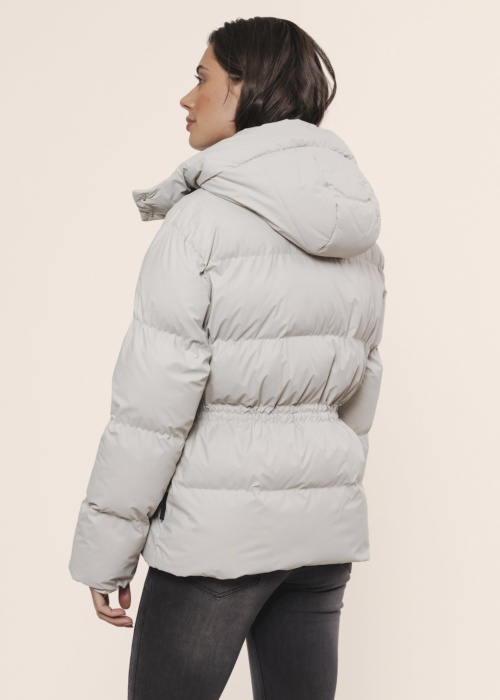 Rino & Pelle Ziemas virsjaka Aysa