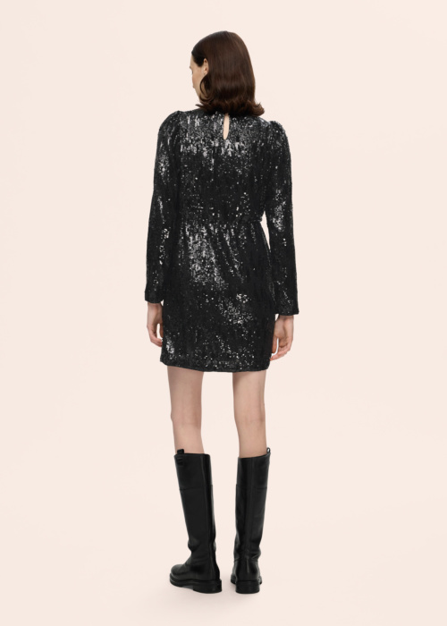 Selected kleita Ari-colyn