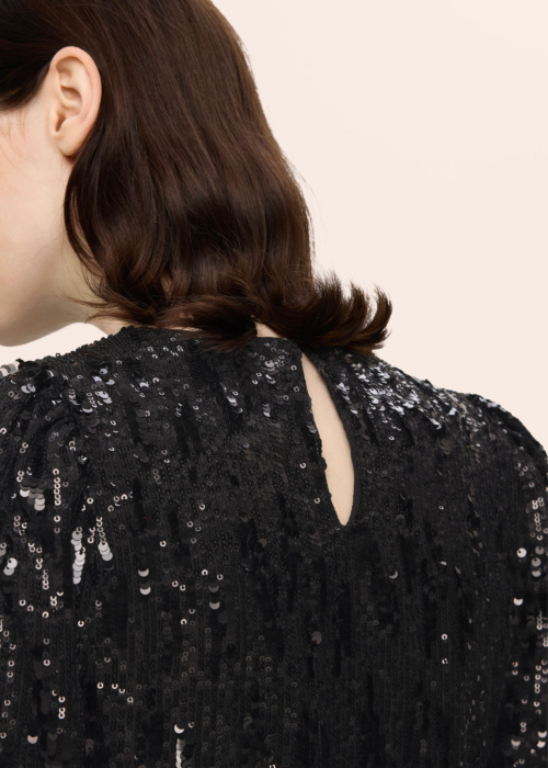 Selected kleita Ari-colyn