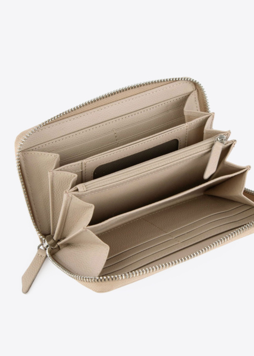 Tamaris naudas maks Amanda