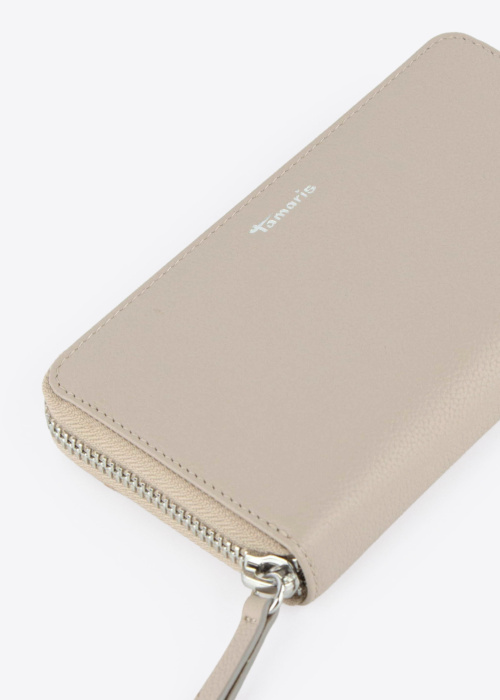 Tamaris naudas maks Amanda