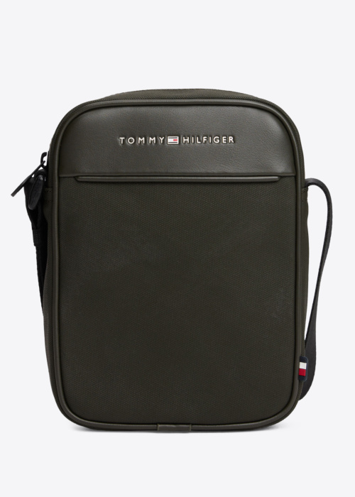 Tommy Hilfiger plecu soma Foundation