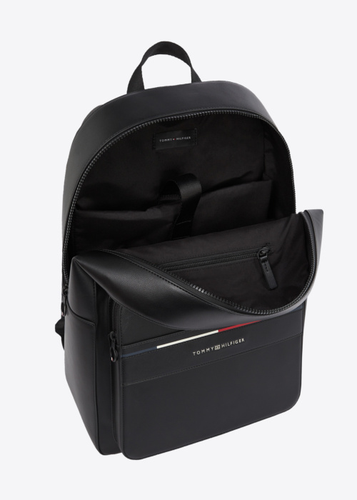 Tommy Hilfiger mugursoma Foundation