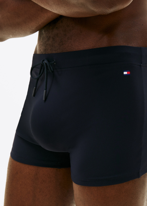 Tommy Hilfiger peldbikses