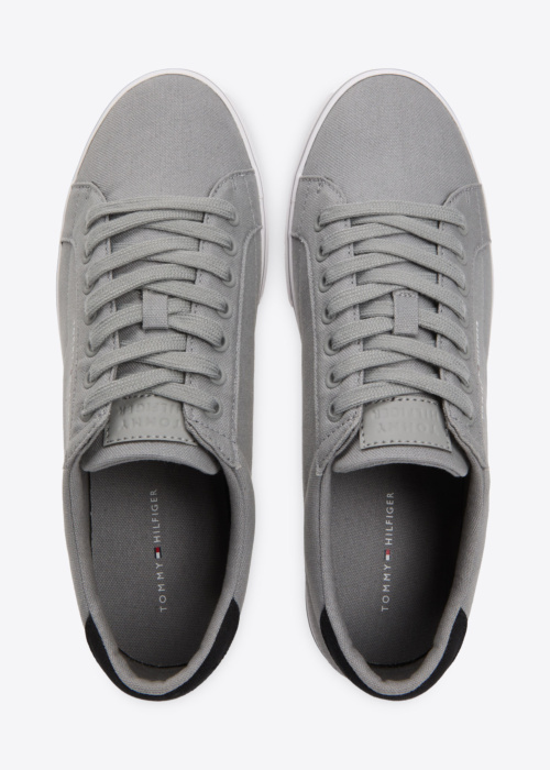 Tommy Hilfiger kedas