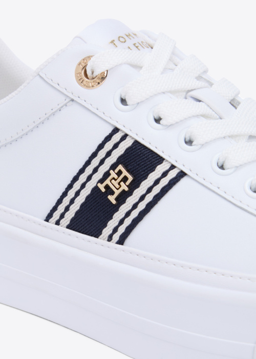 Tommy Hilfiger kedas