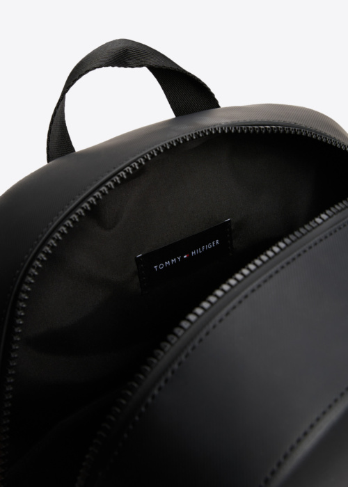 Tommy Hilfiger mugursoma Foundation