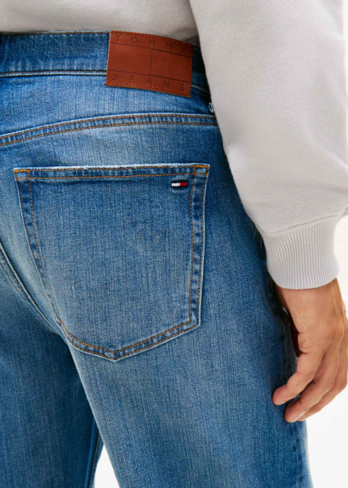 Джинсы Tommy Jeans
