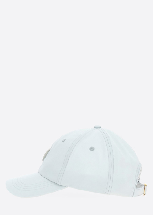 Guess cepure ar nagu Noemie